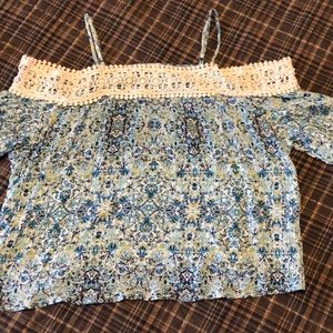 Off-the-shoulder top